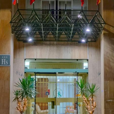 Hostal Solari Трухильо Экстерьер фото