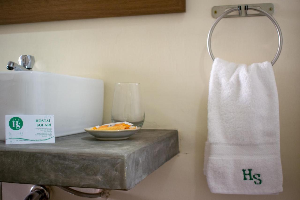Hostal Solari Трухильо Экстерьер фото