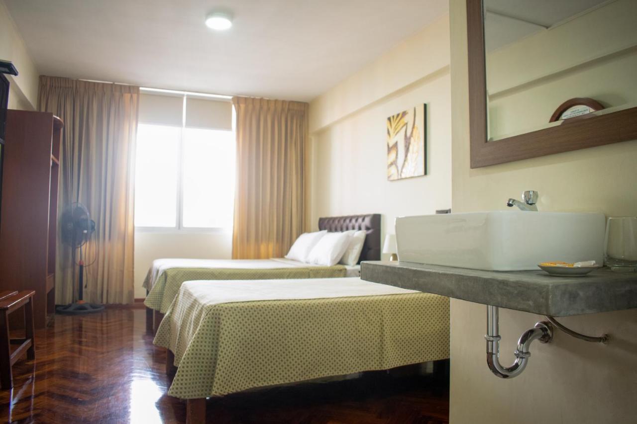 Hostal Solari Трухильо Экстерьер фото