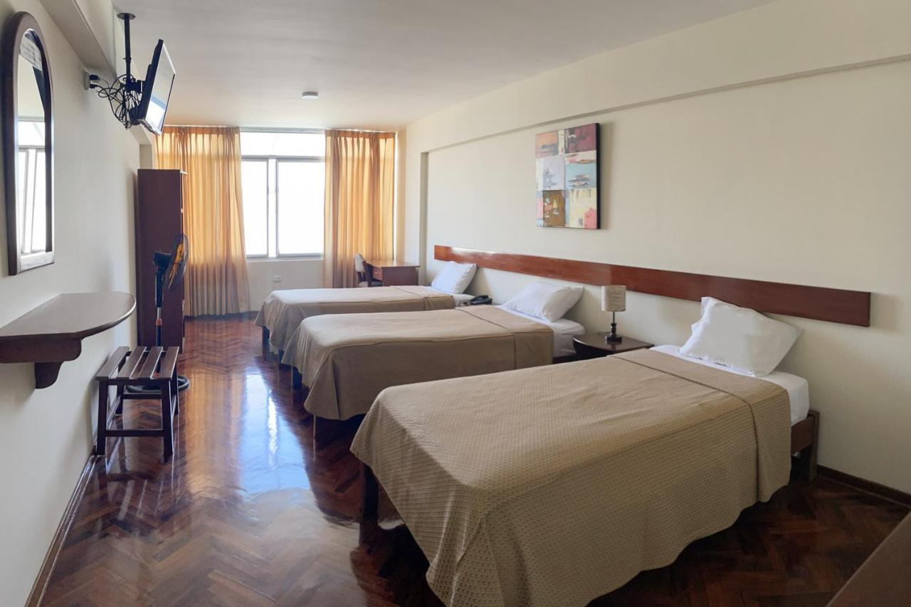 Hostal Solari Трухильо Экстерьер фото