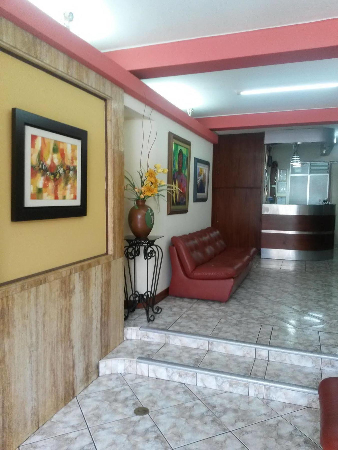 Hostal Solari Трухильо Экстерьер фото