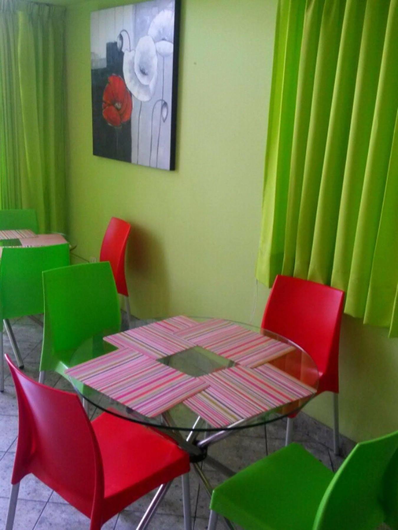 Hostal Solari Трухильо Экстерьер фото