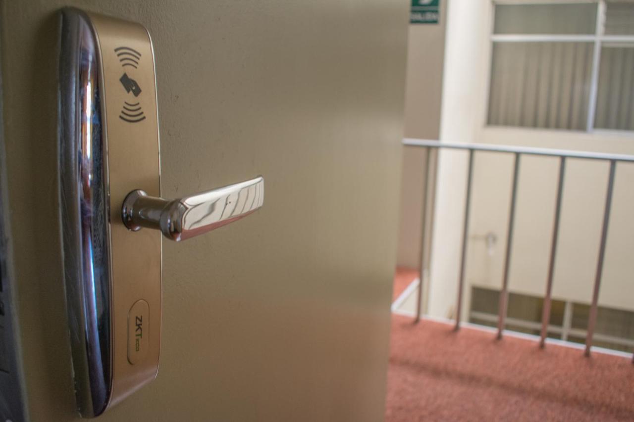 Hostal Solari Трухильо Экстерьер фото